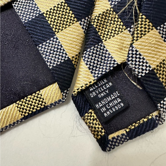 Bundle of 5 Vintage Silk Ties - Picture 11 of 16